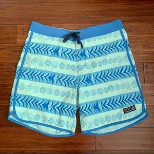 PATAGONIA wavefarer boardshorts 34